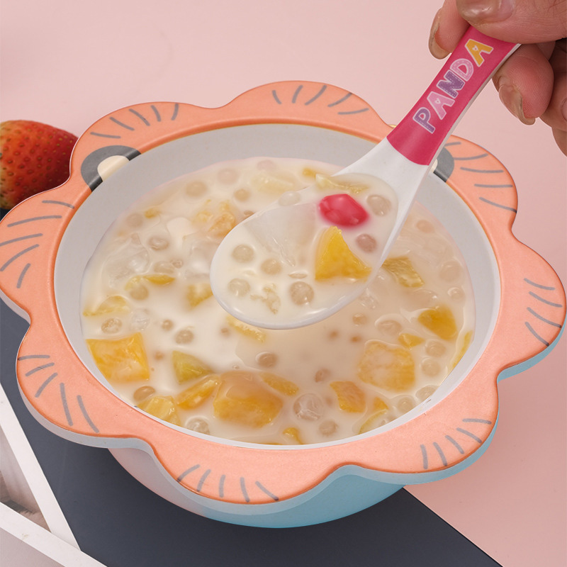 ليتل أنجل - طقم زبدية مع ملعقة - زرافة 