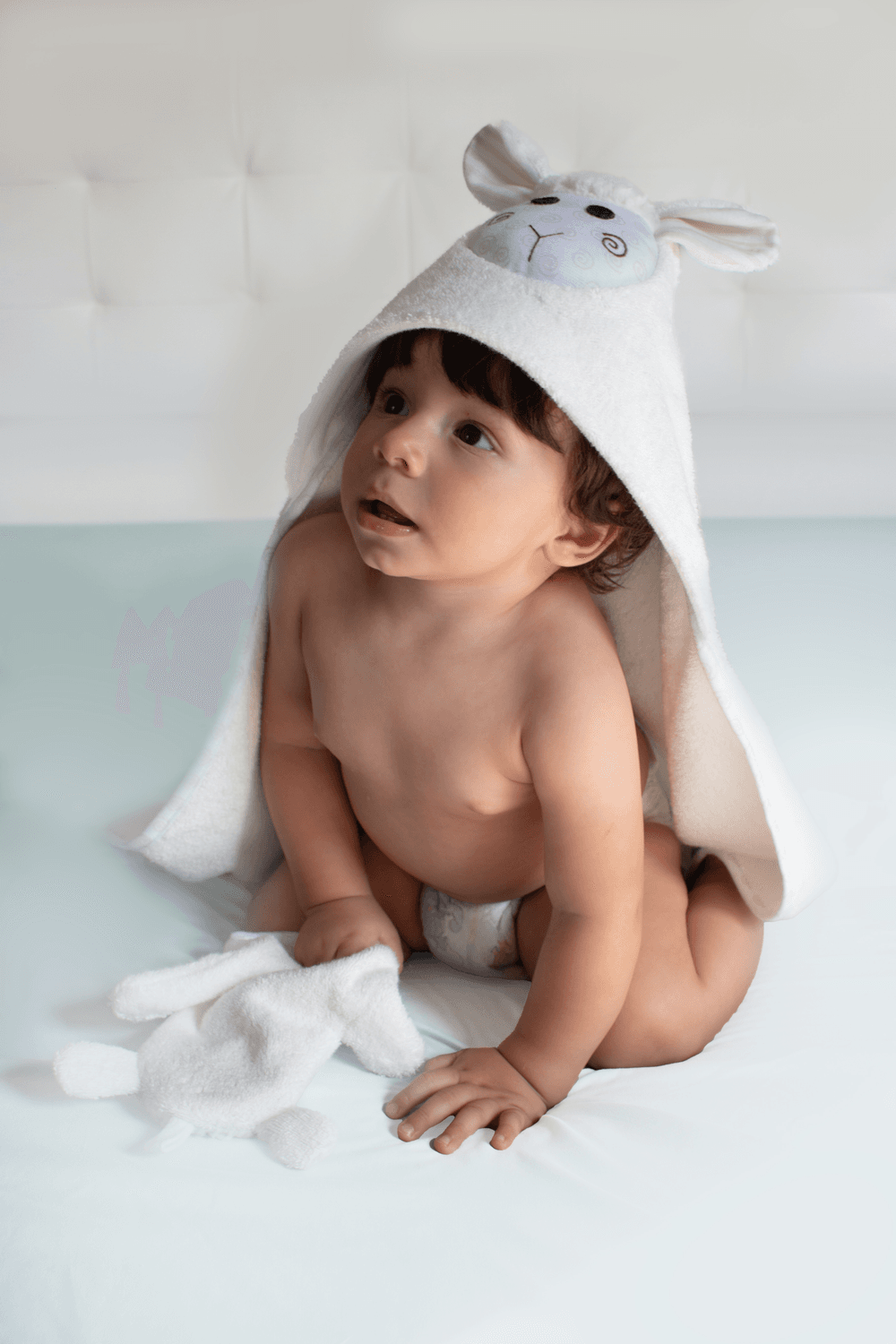 Zoocchini - Baby Hooded Towel - Lucky The Lamb - White