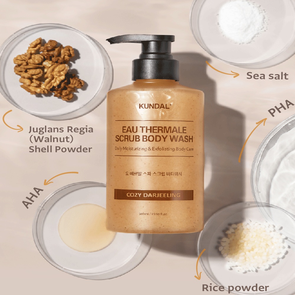 Kundal - Eau Thermale Scrub Body Wash - Cozy Darjeeling - 500ml