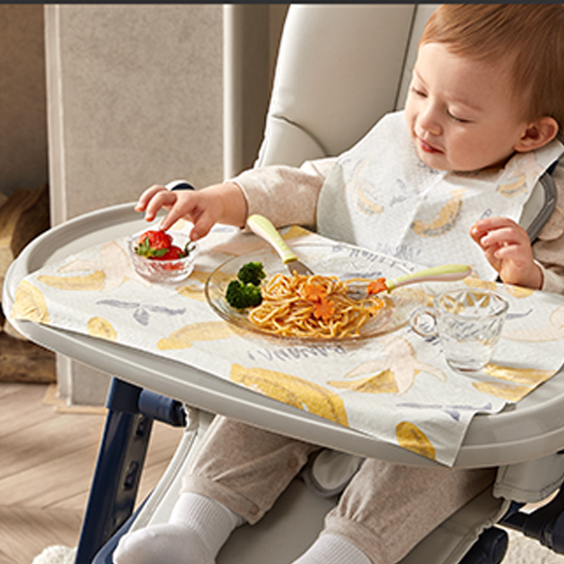 بيبي كير - مفرش طاولة للأطفال للاستخدام مرة واحدة - متعدد الألوان - 20 قطعة