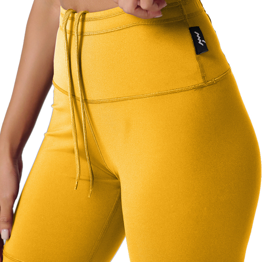 مولو - شورت رياضي كلاسيكي نسائي - أصفر