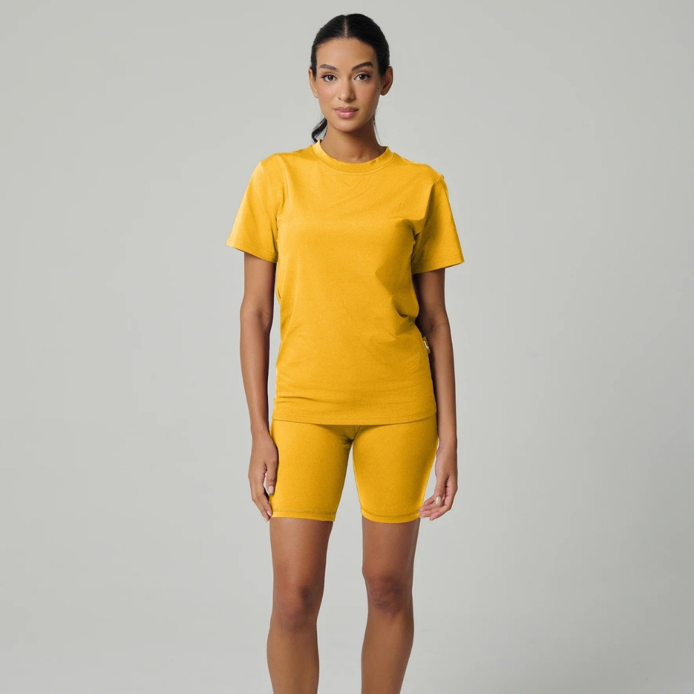 مولو - شورت رياضي كلاسيكي نسائي - أصفر