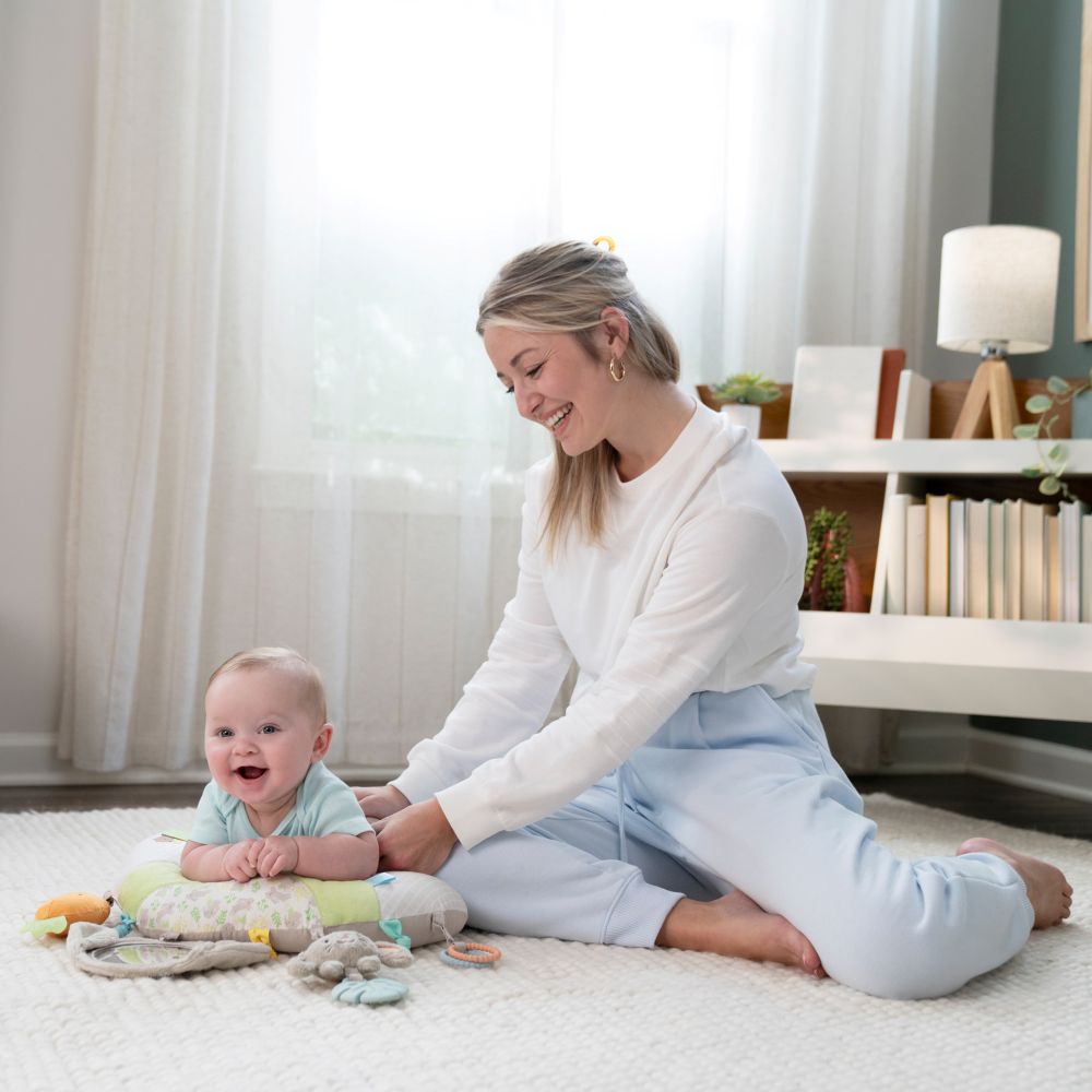 Ingenuity - Cozy Sylvi Tummy Time Activity Pillow