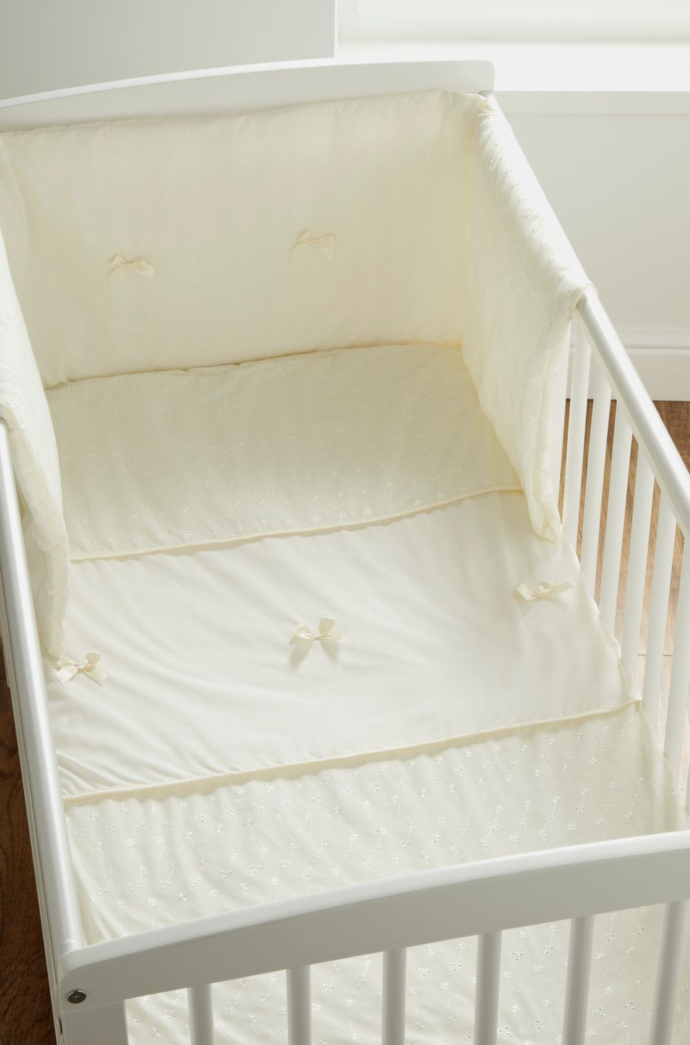 Kinder Valley - BA Cream Quilt And Bumper