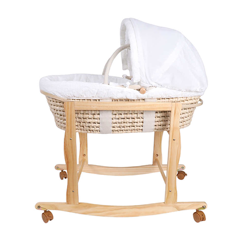 كيكي بيبي - سلة موسى خشبية مع قاعدة وعجلات - خشب