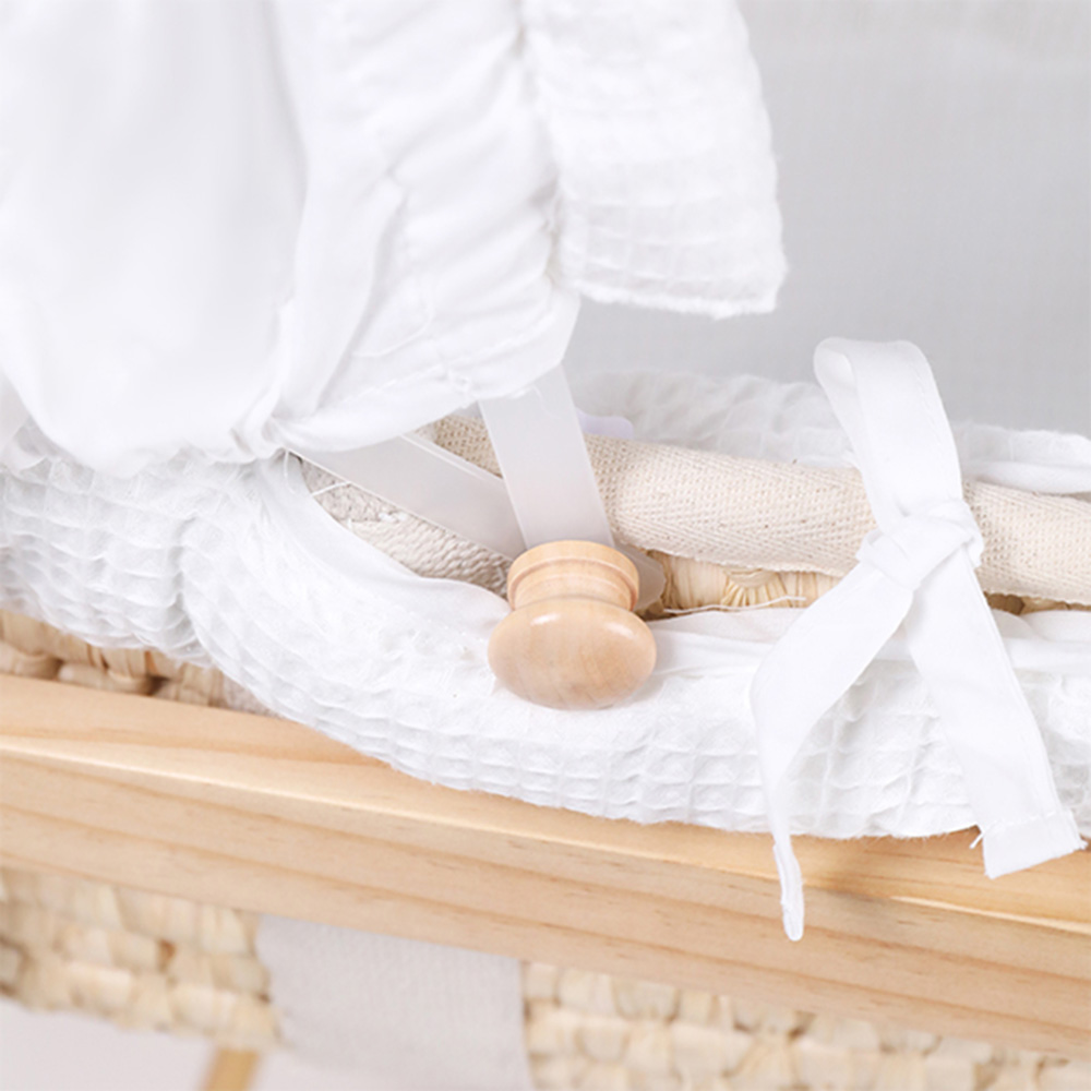 كيكي بيبي - سلة موسى خشبية مع قاعدة وعجلات - خشب