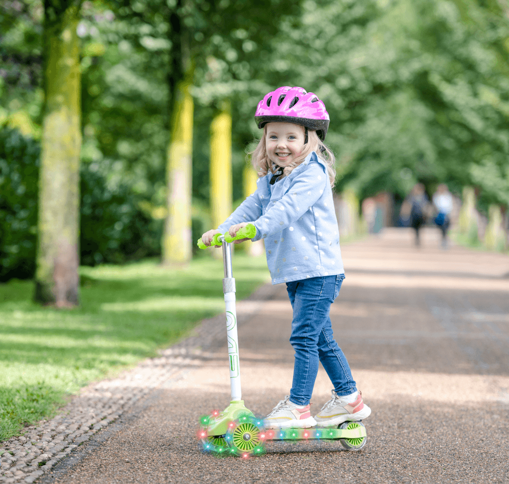 EVO - Light Up Move N Groove Scooter - Lime