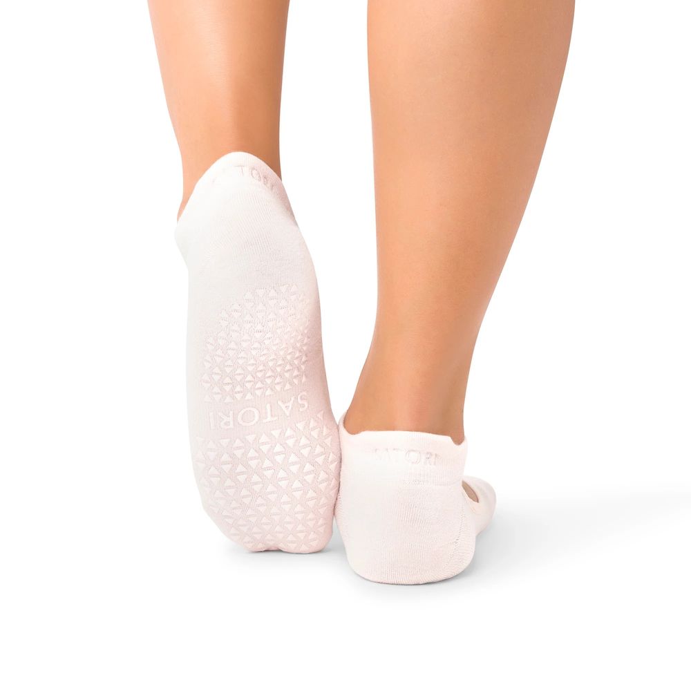 Satori Athletica - Aya Grip Socks - Petaluxe