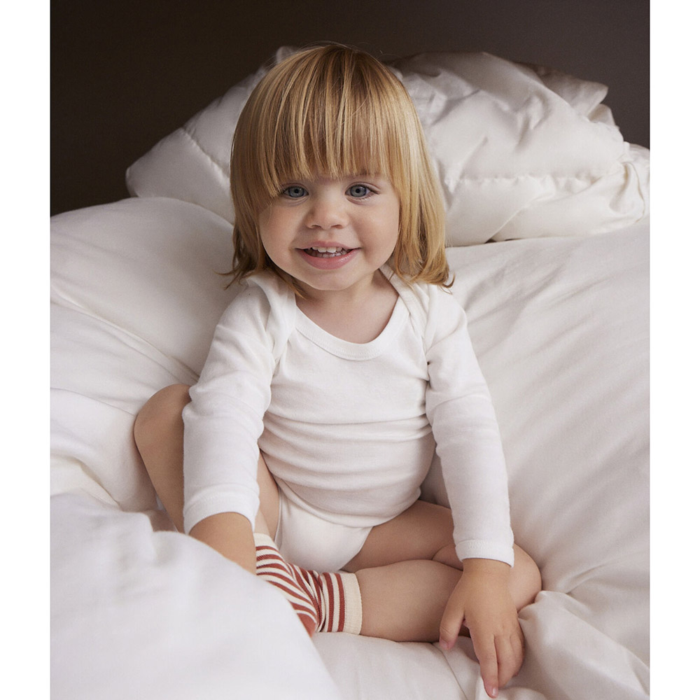 بيتي باتو - طقم قطعتين - تبان كم طويل للرضّع - أبيض