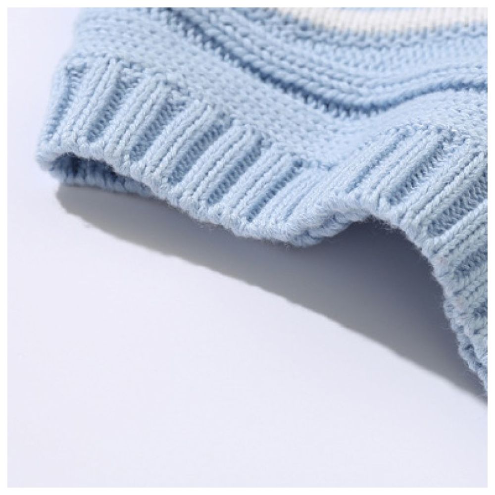 Sugar Rush - Solid Regular V-Neck Sleeveless Sweater - Blue