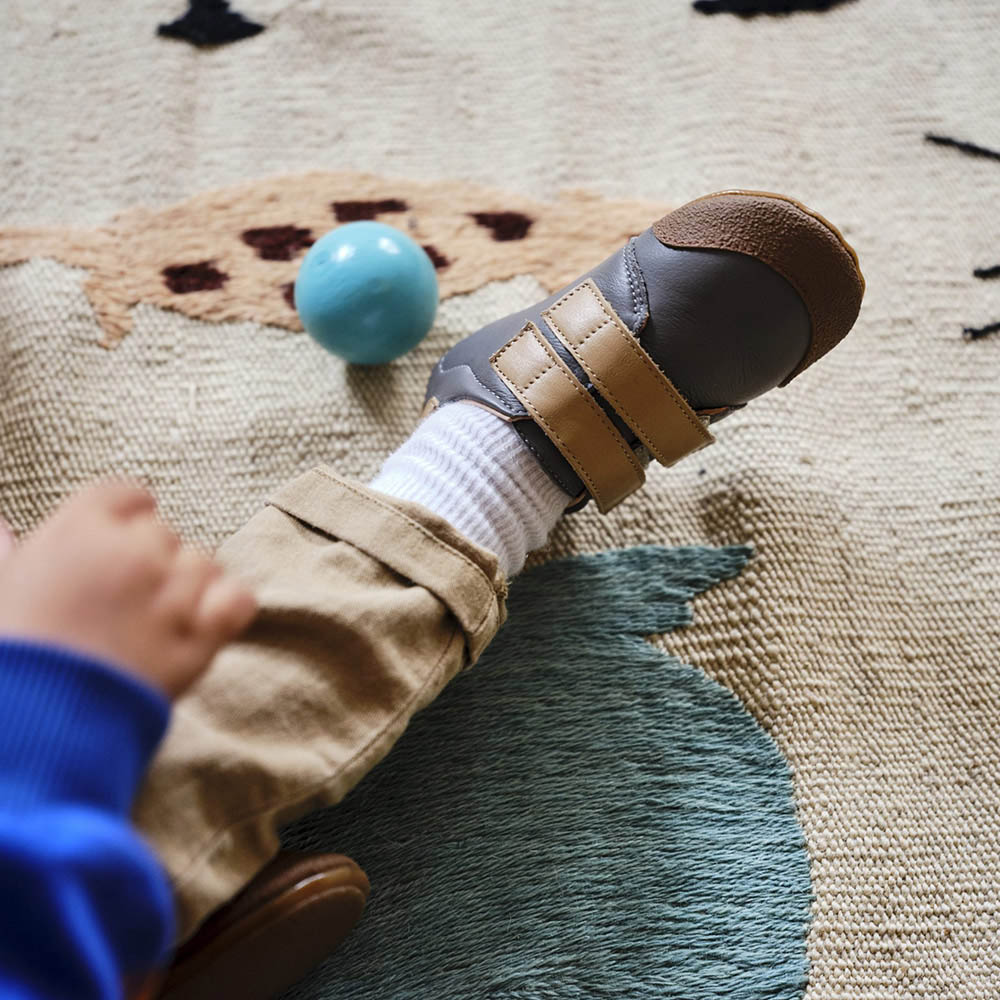 Hob - Zayn Soft Sole Low Top Sneakers - Grey/Tan